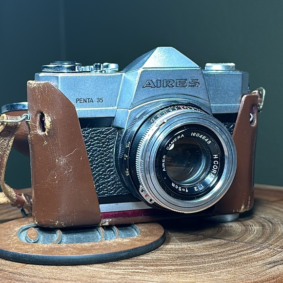 Rare Vintage Film Camera — Aires Penta 35 + H Coral Lens - Picture 1 of 16